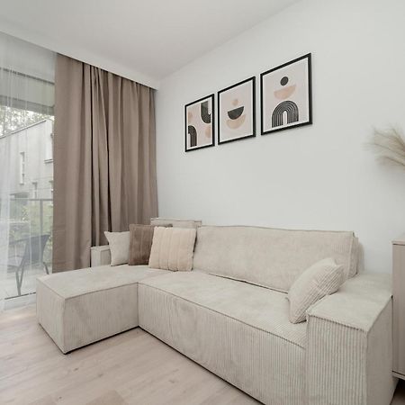 Exceptional Apartment With Parking By Noclegi Renters Katowice Exterior photo