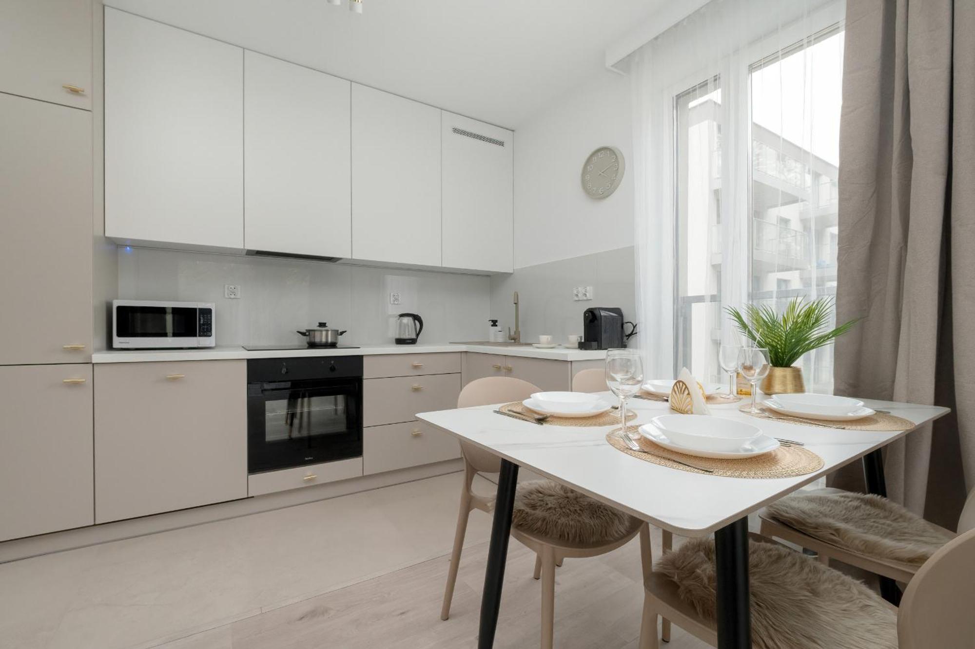 Exceptional Apartment With Parking By Noclegi Renters Katowice Exterior photo